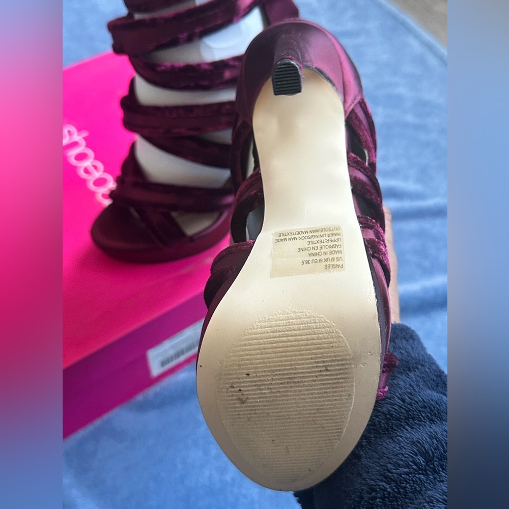 Shoe Dazzle Burgundy Heels in the name “Paislee” - Picture 5 of 7